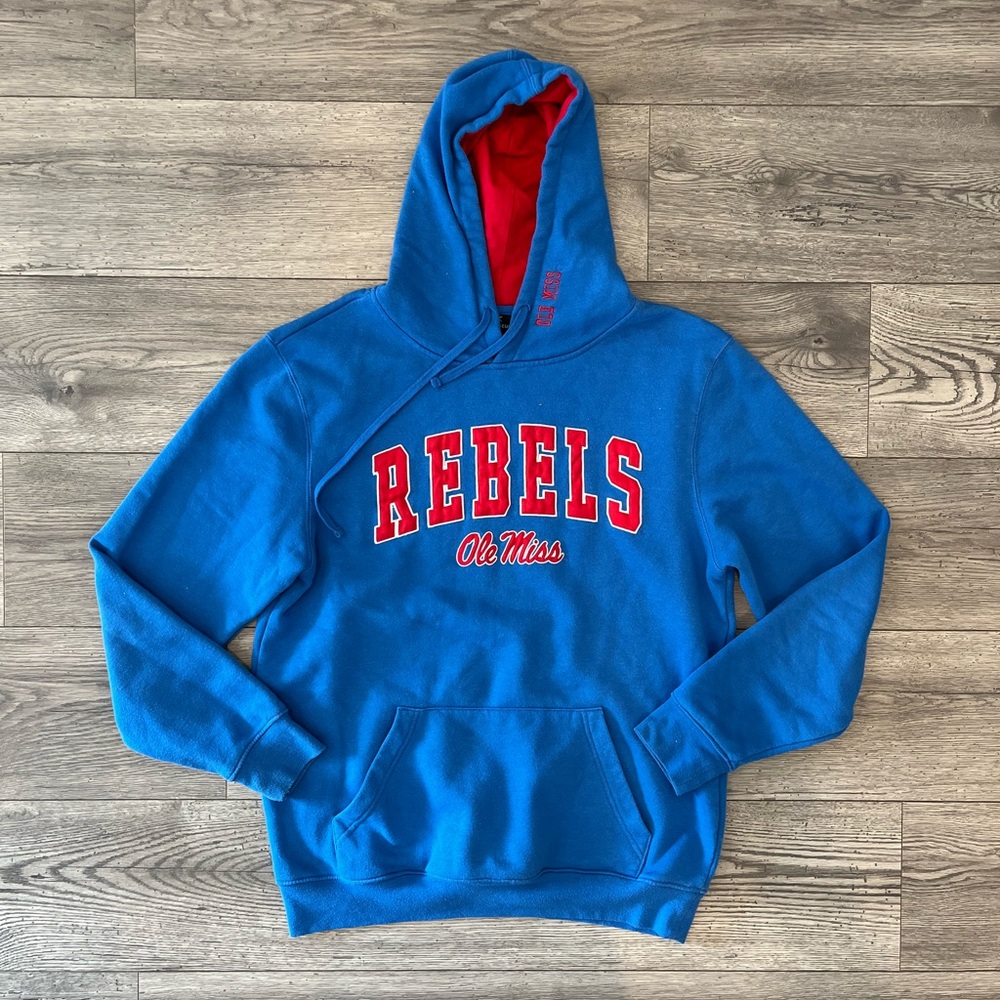 Colosseum Men’s Rebels Ole Miss Embroidered Pullover Sweatshirt Hoodie Medium